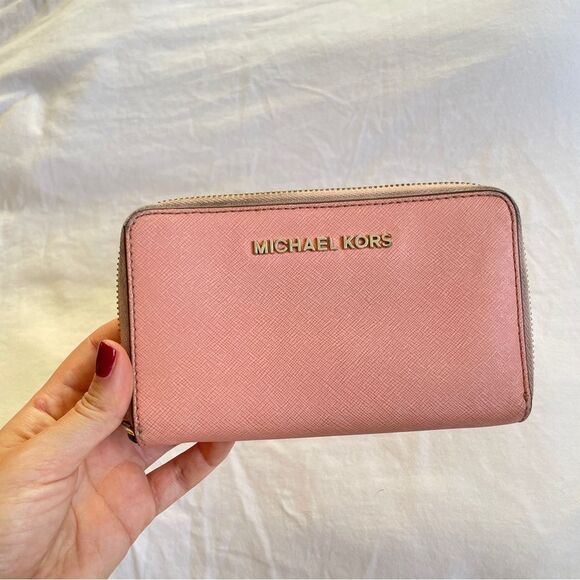 Michael Kors Pink Jet Set Travel Zip Wallet Clutch - Picture 1 of 10